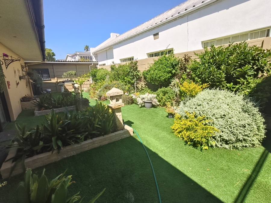3 Bedroom Property for Sale in Gordons Bay Central Western Cape